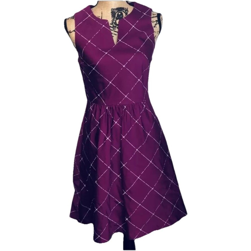 The Limited Gorgeous Sleeveless dress Size 2 Tall Purple And White